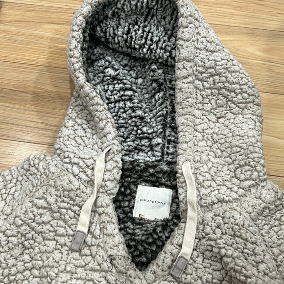 Fuzzy hoodie - Picture 3 of 3
